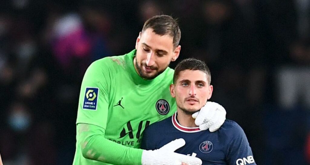 Donnarumma abbraccia Verratti talento